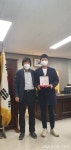 유영일, 양명고등학교 감사패 수상 < 사람들 < 정치 < 기사본문 - 글로벌뉴스통신GNA 유영일, 양명고등학교 감사패 수상 - 글로벌뉴스통신GNA