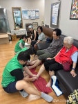 한세대 새마을 동아리, 삼성마을 5단지 경로당서 발마사지 봉사 < 포토뉴스 < 교육 < 기사본문 - 글로벌뉴스통신GNA 한세대 새마을 동아리... 