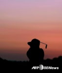[방민준의 골프세상] 탁월한 기량이나 에티켓이 전부가 아니다: 누군가에게 기억되는 아름다운 골퍼 < 방민준의 골프세상 < 인기칼럼 < 칼럼... 
