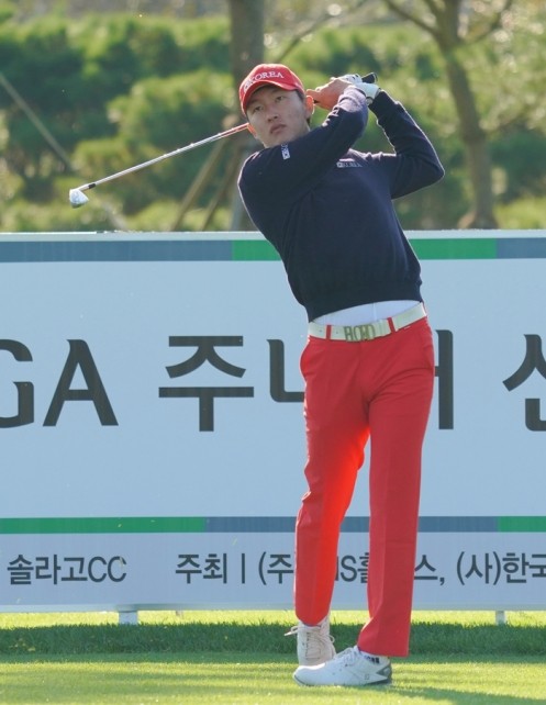 옥태훈과의 접전…KPGA 대회서 2위로 물러난 김백준, 좋은 골프 못 해서 이상한 것