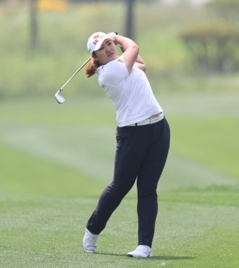 선두 유해란, 많이 쳐 본 코스에서 시즌 첫 우승 기회 [KLPGA 롯데오픈] < 인터뷰 < 뉴스 < 기사본문 - 골프한국 선두 유해란, 많이 쳐 본...