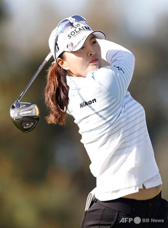 7언더파 몰아친 고진영, LA오픈 2R 공동 선두…시즌 2승 겨냥 [LPGA] < LPGA < 골프일반 < 뉴스 < 기사본문 - 골프한국 7언더파 몰아친...