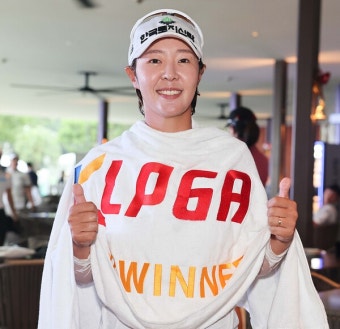 KLPGA 개막전 낙뢰로 최종라운드 취소…36홀 선두 박지영 우승... 골프한국 KLPGA 개막전 낙뢰로 최종라운드 취소…36홀 선두 박지영 우승