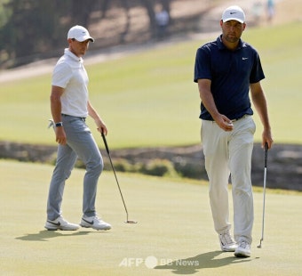 '셰플러 제압한' 맥길로이, 람 제치고 세계랭킹 2위로↑…'매치킹' 번스 톱10 진입 < PGA < 골프일반 < 뉴스 < 기사본문 - 골프한국 '셰플러...