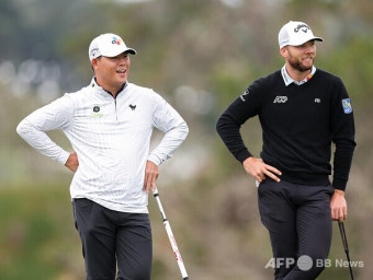 클라크 선두 [PGA] < PGA < 골프일반 < 뉴스 < 기사본문 - 골프한국 김시우, 페블비치 프로암 3R 공동 14위…12언더파 몰아친 클라크 선두 [PGA]