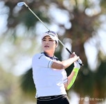 리오와 '팽팽' [LPGA] < LPGA < 골프일반 < 뉴스 < 기사본문 - 골프한국... 하이난 첫날 3언더파…신인상 포인트 1위 다케다 리오와 '팽팽' [LPGA]