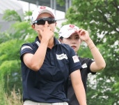 '막상막하' 김효주·황유민, 롯데오픈 2R 공동 15위 [KLPGA] < KLPGA < 골프일반 < 뉴스 < 기사본문 - 골프한국 '막상막하' 김효주·황유민... 