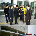1인시위에 대응하는 경찰.jpg - 고급유머 1인시위에 대응하는 경찰.jpg