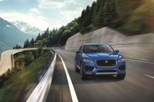 재규어, 크로스오버 `F-PACE` 최초 공개 < 자동차뉴스 < 기사본문 - 지피코리아 재규어, 크로스오버 `F-PACE` 최초 공개
