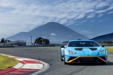 북미·유럽 시상식 휩쓴 람보르기니…우루스·우라칸 최고의 슈퍼카... 북미·유럽 시상식 휩쓴 람보르기니…우루스·우라칸 최고의 슈퍼카