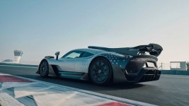 메르세데스-AMG, F1 엔진 장착 ‘원(One)’ 공개...최고속도 352km/h < 자동차뉴스 < 기사본문 - 지피코리아 메르세데스-AMG, F1 엔진... 