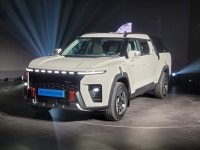 무쏘 EV, 강인한 모습에 널찍한 내부…3000만원대 가격까지 갖췄다... 지피코리아 무쏘 EV, 강인한 모습에 널찍한 내부…3000만원대 가격... 