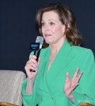 [K-포토] 시고니 위버 " 아바타 소개하게 돼 기뻐" < 포토뉴스 < 포토 < 기사본문 - 한류타임스 [K...