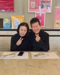 ♥태진아 아내 이옥형씨, 치매 투병 중?…子 이루 음주운전 공판서 밝혀진 근황 < 이슈 < 엔터테인먼트 < 기사본문 - 한류타임스 ♥태진아 아내... 