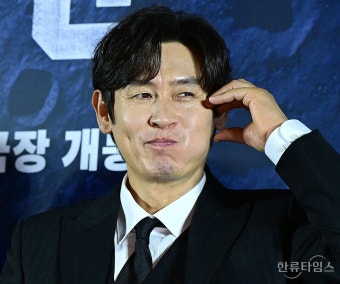 [K-포토] 설경구, 이런 모습 처음이야 < 포토뉴스 < 포토 < 기사본문 - 한류타임스 [K-포토] 설경구, 이런 모습 처음이야