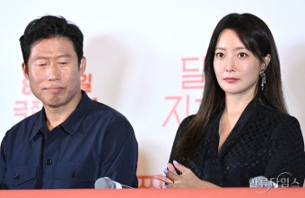 [K-포토] 유해진-김희선, 미녀와 야수 < 포토뉴스 < 포토 < 기사본문 - 한류타임스 [K-포토] 유해진-김희선, 미녀와 야수