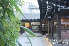 100년 넘은 한옥에 모던한 감각을 입힌 카페 제이히든하우스 오픈... 한옥에 모던한 감각을 입힌 카페 제이히든하우스 오픈 - 호텔앤레스토랑