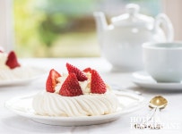 칼럼 < 기사본문 - 호텔앤레스토랑 [미셸과 함께하는 세계의 디저트] 머랭, 신선한 휘핑크림과 과일의 디저트 파블로바(Pavlova) - 호텔앤레스토랑