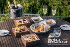 JW 메리어트 동대문 스퀘어 서울 더 라운지, 야외 가든 공간 ‘더 데크 (THE DECK)’ 오픈 < 호텔&리조트 < 기사본문 - 호텔앤레스토랑 JW... 