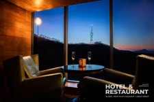 [Hotel Specialist] 가족이면서 동료입니다, 두 부녀 호텔리어의 조우 < 호텔&리조트 < 기사본문 - 호텔앤레스토랑 [Hotel Specialist]... 