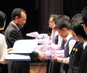 서산장학재단, 216명에게 장학금 지급 < 여성/복지 < 홍성신문 < 기사본문 - 홍성신문·내포타임즈 서산장학재단, 216명에게 장학금 지급