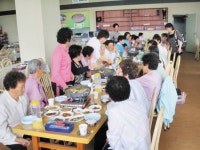 새마을부녀회 사랑의 목욕봉사 < 읍면중계탑 < 홍성신문 < 기사본문 - 홍성신문 내포타임즈 새마을부녀회 사랑의 목욕봉사