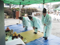 홍동면 대풍과 농민권익 향상 위한 풍년 기원제 < 읍면중계탑 < 홍성신문 < 기사본문 - 홍성신문 내포타임즈 홍동면 대풍과 농민권익 향상 위한... 