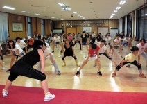 보육교사들 가요댄스 열기 후끈 < 여성/복지 < 홍성신문 < 기사본문 - 홍성신문·내포타임즈 보육교사들 가요댄스 열기 후끈