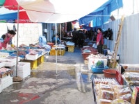 롯데마트 개장 첫날 1만 인파 몰려, 시장 ‘텅텅’ < 농업/경제 < 홍성신문 < 기사본문 - 홍성신문·내포타임즈 롯데마트 개장 첫날 1만 인파 몰려... 