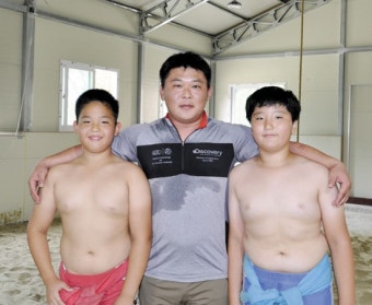 홍성인/ 홍성초 씨름부 최덕기 코치 < 사람들 < 홍성신문 < 기사본문 - 홍성신문·내포타임즈 홍성인/ 홍성초 씨름부 최덕기 코치