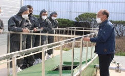 시온팜스 축산악취 저감 우수사례 꼽혀 < 사회 < 홍성신문 < 기사본문 - 홍성신문·내포타임즈 시온팜스 축산악취 저감 우수사례 꼽혀