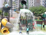 여름에는 역시 물놀이가 최고! < 포토뉴스 < 홍성신문 < 기사본문 - 홍성신문·내포타임즈 여름에는 역시 물놀이가 최고!