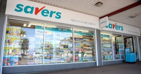 Savers urgently recalls 2 Rihanna perfumes over banned ingredients concerns | UK | News | Express.co.uk Savers urgently recalls... 