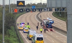 Police swift crackdown on Just Stop Oil activists M25 disruption | UK | News | Express.co.uk Police swift crackdown on Just Stop... 