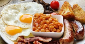 Baked beans will be the best ever when cooked with 2 unusual ingredients | Express.co.uk Baked beans will be the best ever... 