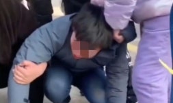 Animal lovers in China take revenge on man accused of torturing cats | World | News | Express.co.uk Animal lovers in China take... 