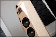 아발론의 모든 것을 담은 선물 AVALON IDEA : 하이엔드 오디오 리뷰 - 앰프·스피커·DAC·케이블·액세서리 | HIFICLUB