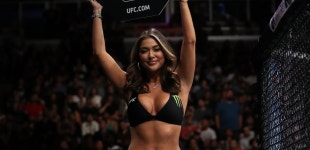 Arianny Celeste Shows Off Fit Body In Light Pink Workout Set