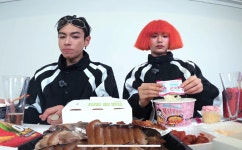 탑 나나 이 투샷과 까르보 분말터는 장면 - 인스티즈(instiz) 연예 카테고리 탑 나나 이 투샷과 까르보 분말터는 장면