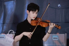 바이올린 켜는 장하오 언제쯤 질릴까 - 인스티즈(instiz) 연예 카테고리 바이올린 켜는 장하오 언제쯤 질릴까
