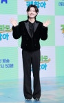 김용빈, 라이징 스타 1위...2위 변우석·3위 이채민 < K-POP < 기사본문 - 아이즈(ize) 김용빈, 라이징 스타 1위...2위 변우석·3위 이채민