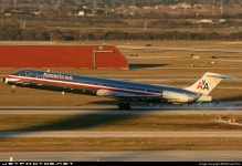 N9403W | McDonnell Douglas MD-83 | American Airlines | Michael Faia | JetPhotos