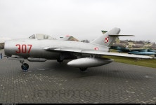 307 | Mikoyan-Gurevich MiG-15 Fagot | Poland - Air Force | Dominik Burger | JetPhotos