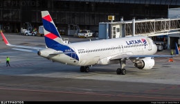 CC-BLE | Airbus A320-214 | LATAM Airlines | Daniel Rios P | JetPhotos CC-BLE | Airbus A320-214 | LATAM Airlines  | Daniel Rios P... 