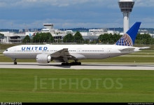 N78001 | Boeing 777-224(ER) | United Airlines | Hugo Schwarzer | JetPhotos
