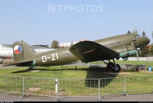 D-21 | Douglas DC-3A | Czechoslovakia - Air Force | Lszl Kurilla | JetPhotos