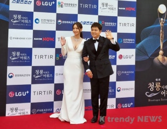 [KtN 포토] MC 전현무 임윤아, '청룡시리즈어워즈 레드카펫... KtN (K trendy NEWS) [KtN 포토] MC 전현무 임윤아, '청룡시리즈어워즈 레드카펫'