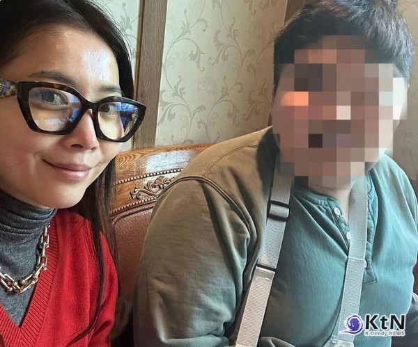 오윤아, 발달장애 아들 민이의 팔 골절 수술 소식 SNS 공개: 막막하고 어떻게 해야 할지 모르겠다