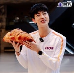 [K TREND] BTS 진, 파리 올림픽 성화 봉송에 외신도 주목…佛서 환대,전 세계적인 유명세 상기시켜 < 연예/스포츠 < 뉴스 < 기사본문... 