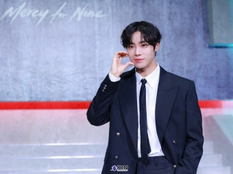 넷플릭스 '광장' < 연예/스포츠 < 뉴스 < 기사본문 - KtN (K trendy NEWS) [KtN 포토] 추영우, 모든 남자 배우들의 로망 같았던 현장 넷플릭스 '광장'